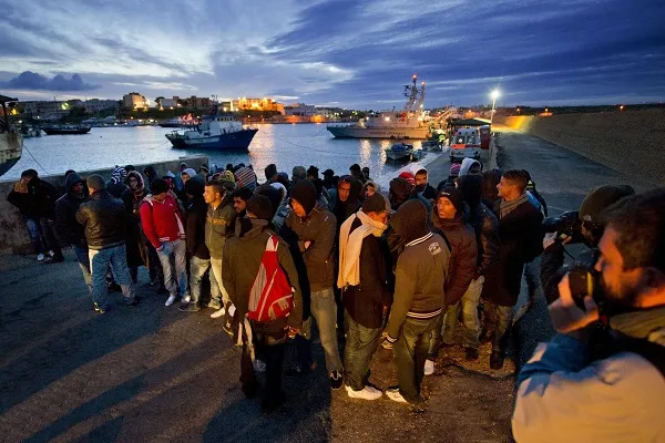 Lampedusa, arrestato trafficante di uomini: torturava migranti in Libia