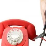 Bollette telefoniche, gli italiani non pagano: cosa si rischia