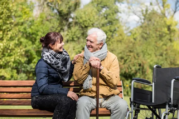 Caregiver familiari: approvati fondi per assistenza malati e anziani