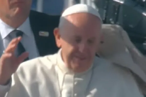 Papa Francesco colpito da oggetto volante in Cile: come sta il pontefice?