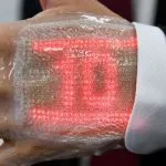 Cerotto con display: nuova invenzione made in Japan per monitorare la salute