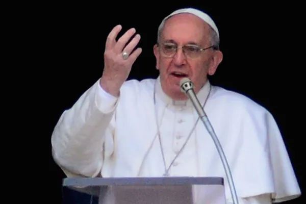 Papa Francesco: fare luce sugli abusi del clero