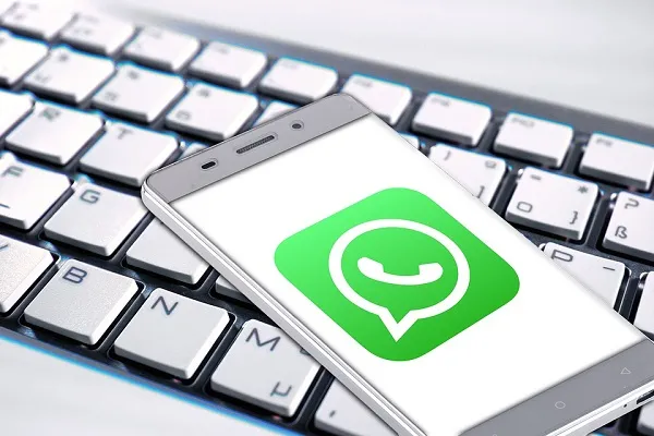 WhatsApp e Fake News, l’azione che blocca l’inoltro dei messaggi?