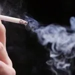 Fumo di sigaretta: +50% tra i minorenni