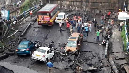 Tragedia a Calcutta. Dopo il crollo di un ponte almeno cinque i morti