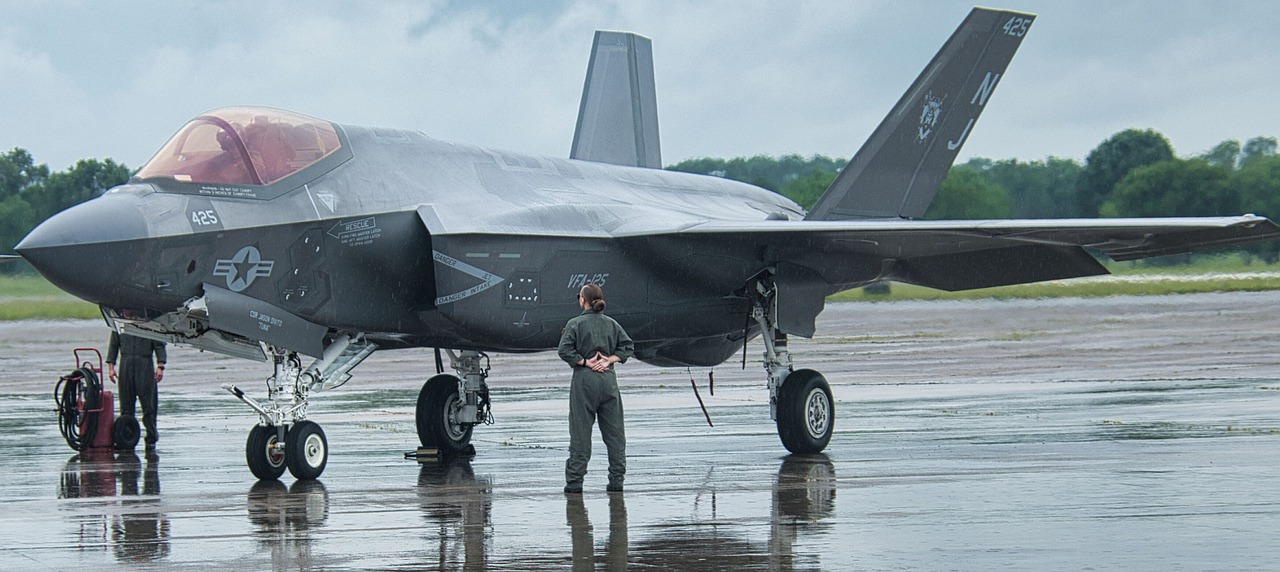 Giulia Schiff, espulsa dall'Aeronautica dopo le denunce sul nonnismo, si è arruolata volontaria in Ucraina