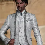 Matrimonio diverso dal solito con un abito sposo originale!