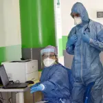 Coronavirus Napoli, paziente sputa contro infermieri e poi scappa. Il dg: 