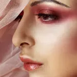 Come Scegliere un Corso di Make-Up Professionale: Guida Completa ai Fattori Decisivi