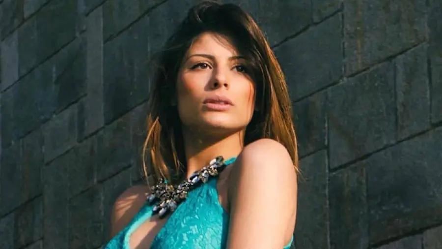 Uomini e Donne nella bufera, Giulia Cavaglia contro Angela Nasti: "Non pesa le parole"