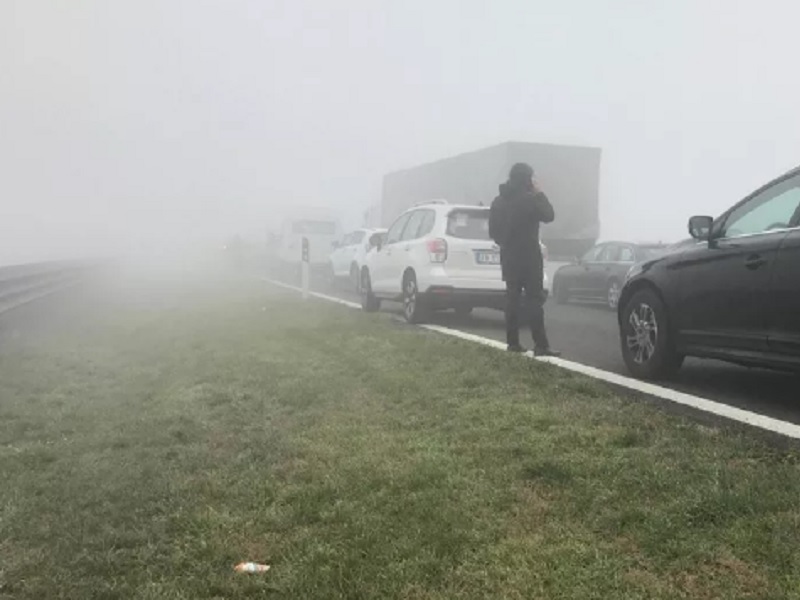 Incidenti A1 per nebbia, oggi maxi tamponamento: chiusa l'autostrada