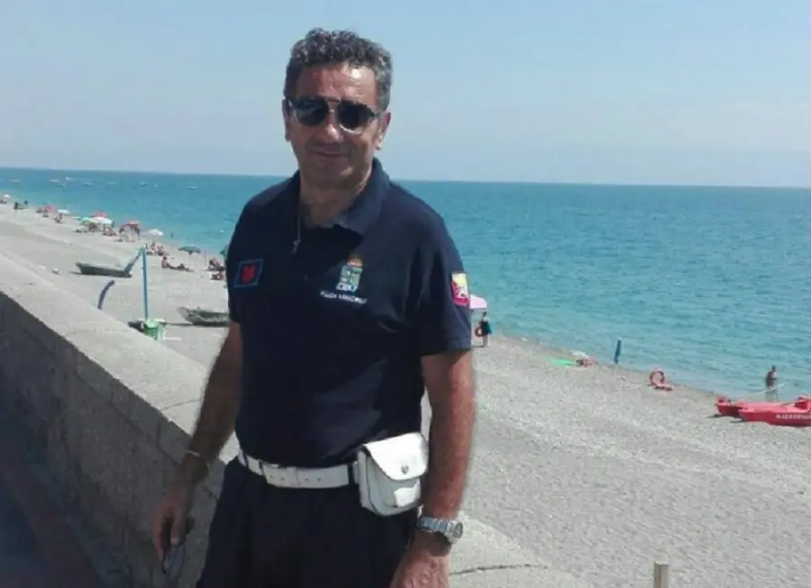 L'ispettore Carmelo Longo si toglie la vita con un colpo di pistola