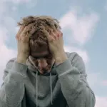 Tripofobia cos’è? Cause, sintomi e  rimedi