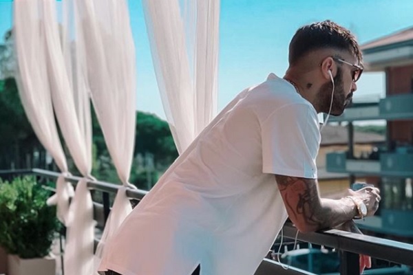 Caos a Napoli, Fabrizio Corona blocca la città