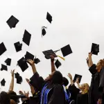 Laurea e titoli di studio: oggi inutili per  il mondo del lavoro