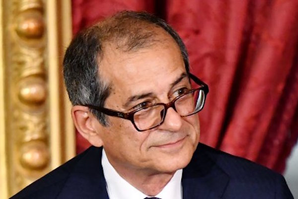 Taglio delle tasse: Tria favorevole a intervento sull'Irpef