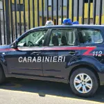 Correggio: mamma abbandona figlio in auto e va a rubare