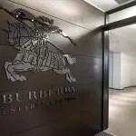 Burberry non brucerà più le merci non vendute