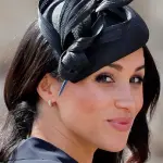 I primi cento giorni a corte di Meghan Markle. La duchessa tra gaffe e fuori programma