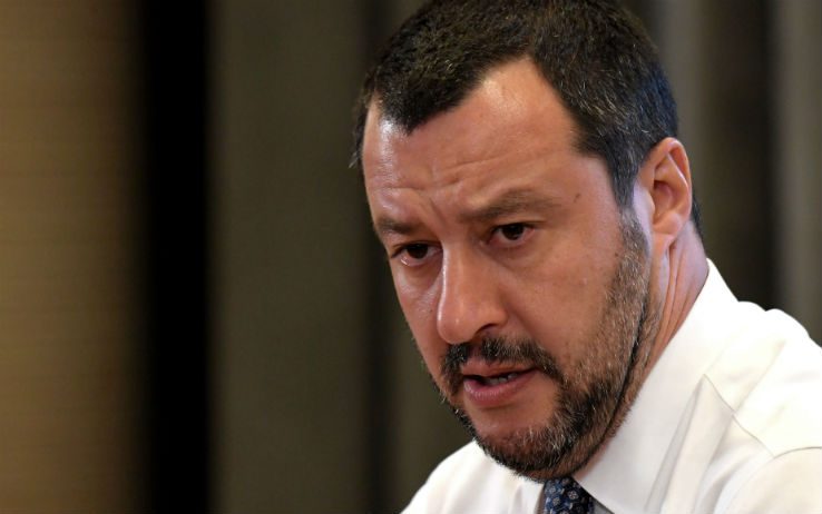 Matteo Salvini contro tutti: "O cambiate ministro o cambiate paese"