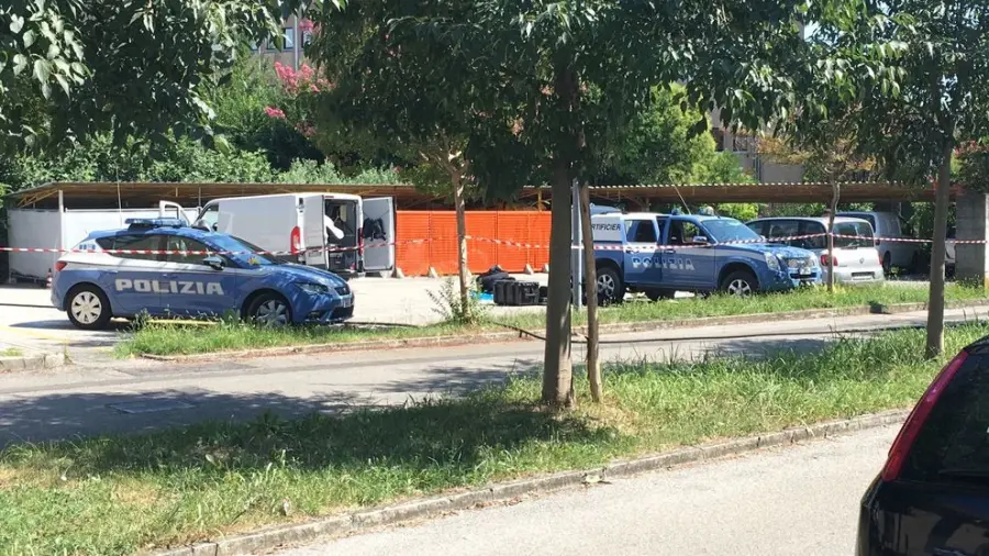 Treviso, bombe carta all'esterno della sede della Lega