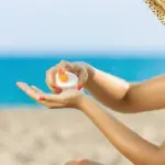 Come mettere la crema solare