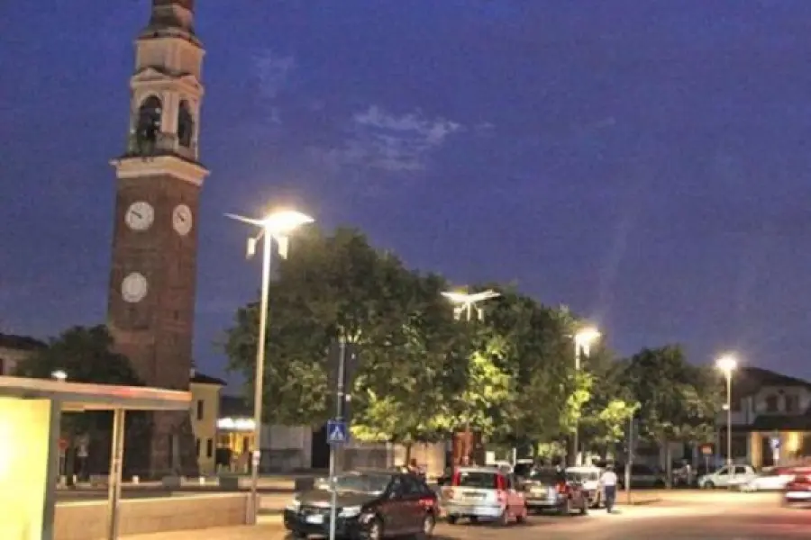 Far west a Vicenza, spara dal balcone e colpisce operaio