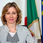 Ministro Giulia Grillo incinta, annuncia che vaccinerà il figlio