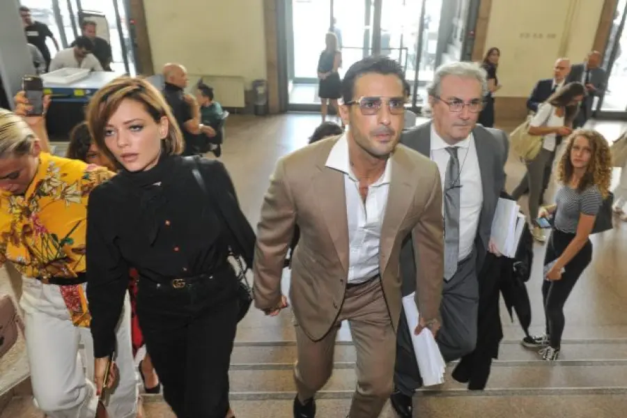 Fabrizio Corona, revoca dell'affidamento: giudici rimandano decisione