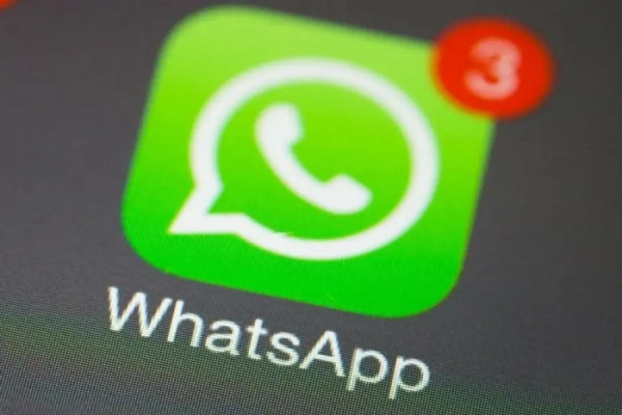 WhatsApp novità il tasto "inoltrato" contro catene di Sant'Antonio e fake news