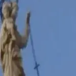 Miracolo a Pompei, oscilla il rosario della Madonna