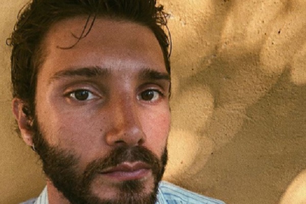 Paura per Stefano De Martino: omicidio nell'albergo dove alloggia