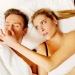 Russare provoca danni: denti rovinati e rischi carie