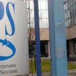 Inps, pensioni tagliate ma i dipendenti ricevono vacanza-regalo