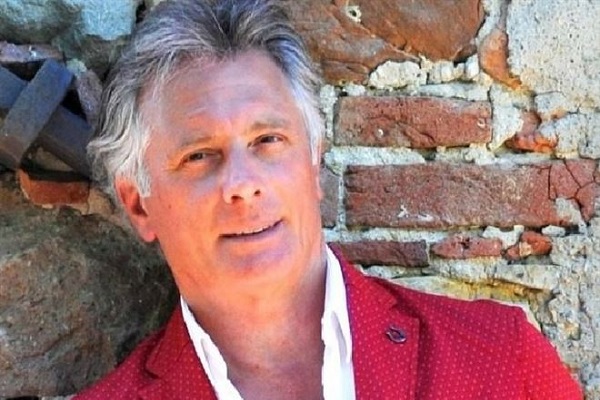 Uomini e donne over: Giorgio Manetti si avvicina a Gemma Galgani?