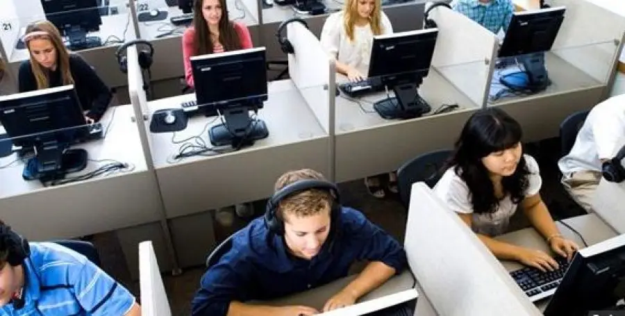 Call center shock, dipendenti pagati 33 centesimi l'ora