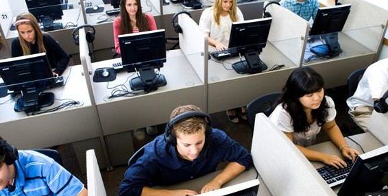 Call center shock, dipendenti pagati 33 centesimi l'ora