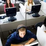 Call center shock, dipendenti pagati 33 centesimi l'ora