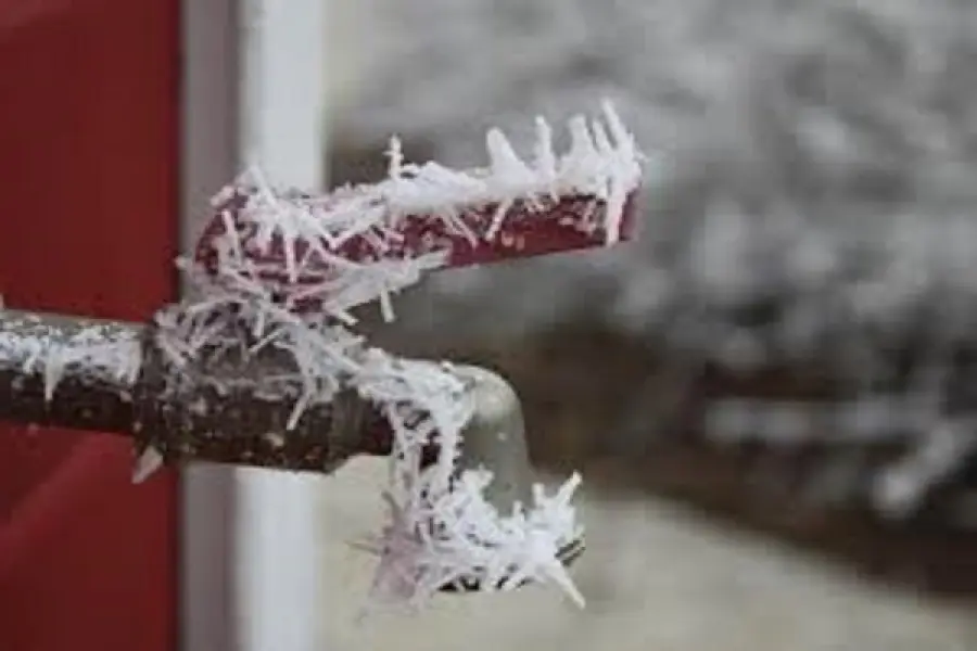 Burian arriva in Italia, gelo e neve pericolo per i contatori dell'acqua e del gas