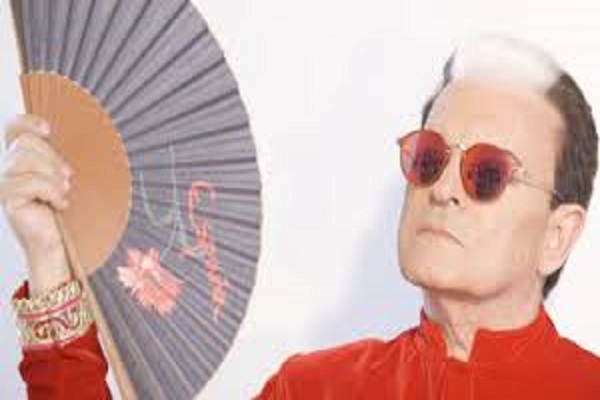 Cristiano Malgioglio confessa: "Gay dopo aver sentito quella cantante"