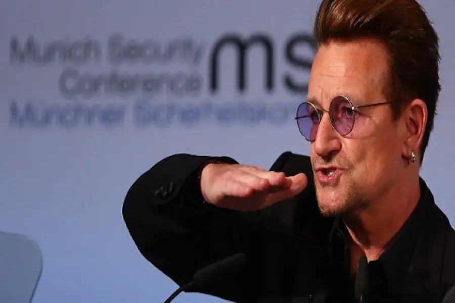 Bono degli U2 parla dell'album Song of Experience: "Sono quasi morto"
