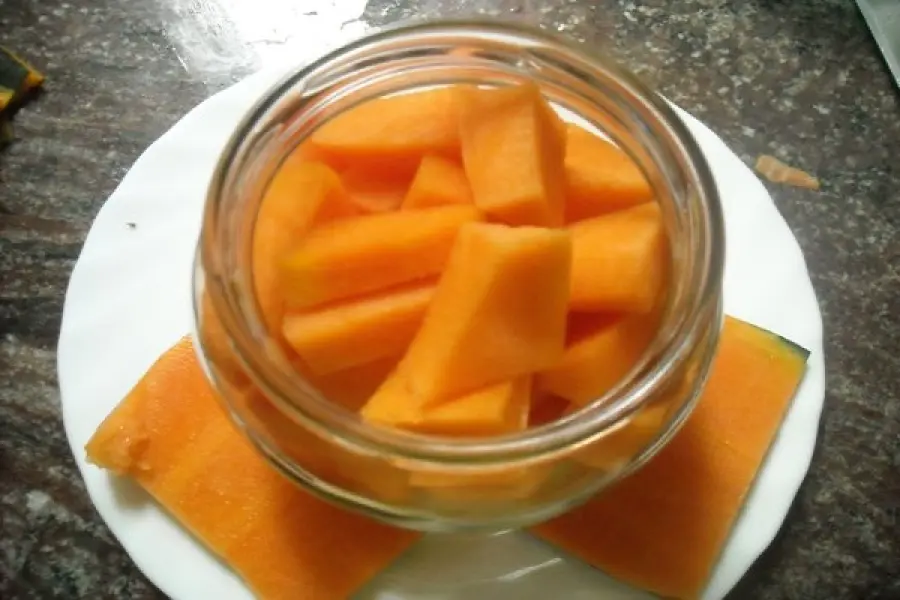 Ragazza napoletana muore dopo aver mangiato della zucca sott'olio