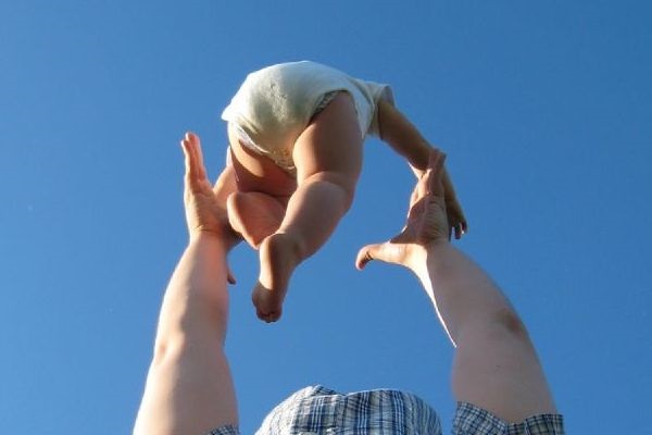 Sindrome del bambino scosso, perché è pericolosa?