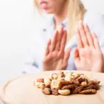 Allergia al nichel, la maggior parte degli italiani ne soffre: quali alimenti evitare?