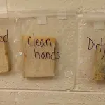 Toccare il pane senza lavarsi le mani può essere mortale