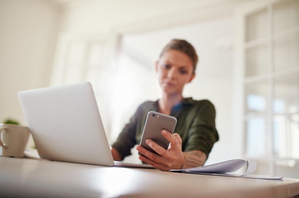 Pull a pig, gioco online che umilia le ragazze: rischi e pericoli