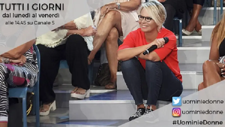 Uomini e donne diventa social: Maria De Filippi scopre la diretta su Facebook