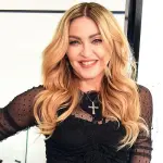 Madonna gaffe in video per il compleanno: Non ricordo le parole