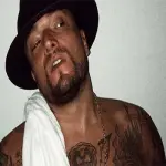 Gué Pequeno si masturba, un video hot del rapper diventa virale sul web