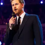 Principe Harry scrive nel suo libro che William lo avrebbe aggredito in una lite